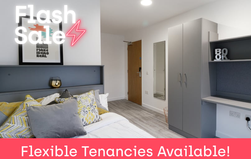Sky View Plus En Suite, Oldway Centre, 39 High Street, City Centre, Swansea - Image 1